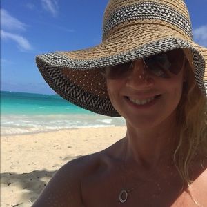 Meet your Posher, Pamela